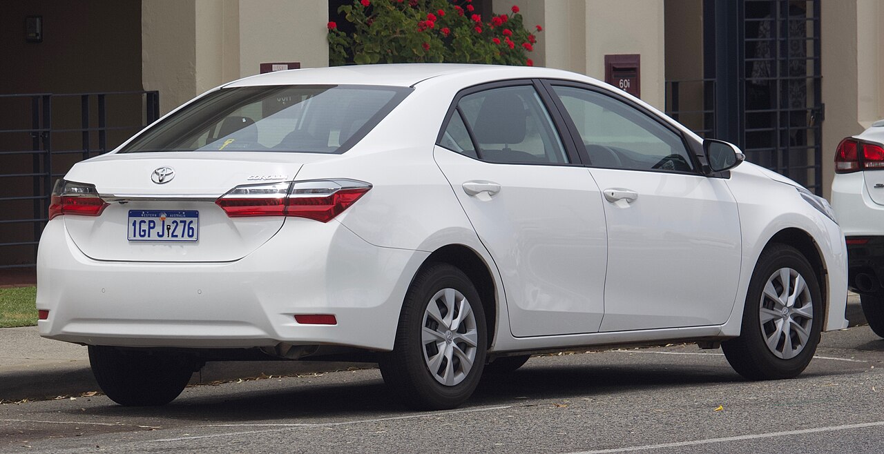 Toyota Corolla, 2018 — фото 1