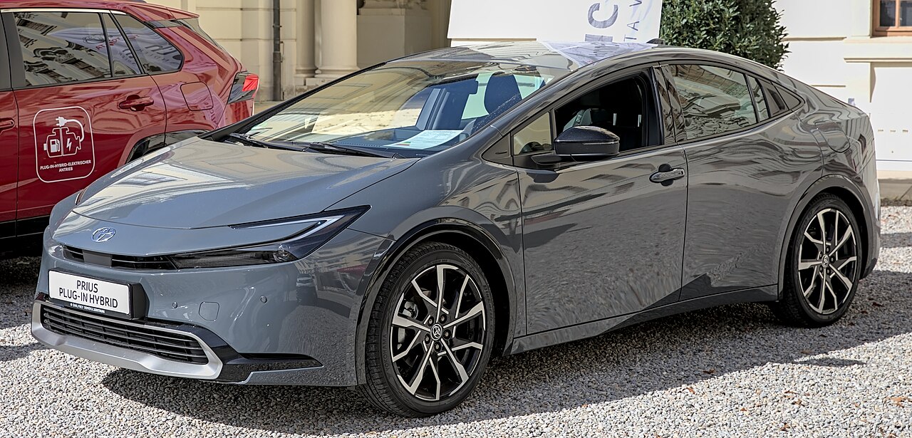 Toyota Prius, 2018 — фото 1